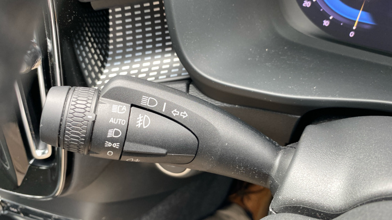 Volvo XC40 2.0 B3P Plus Dark 5dr Auto Petrol Estate